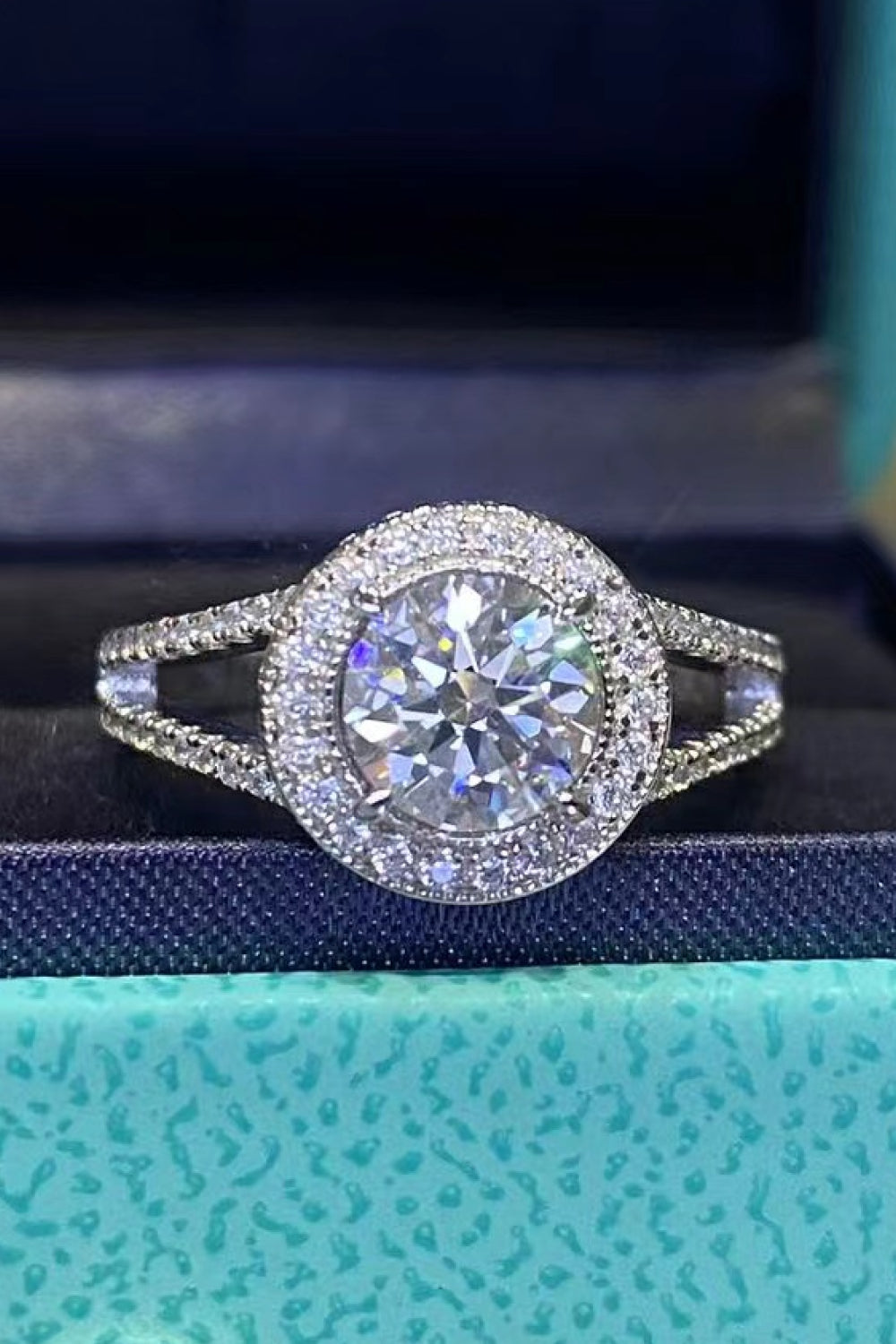 Shiny and Chic 1 Carat Moissanite Ring